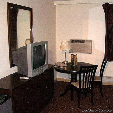 Lake Inn Ebensburg Room photo