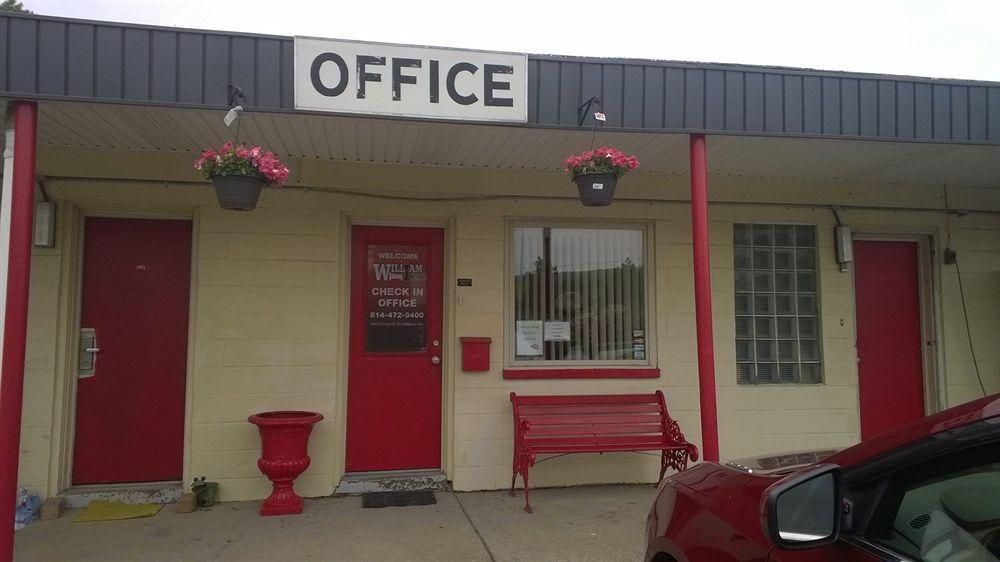 Lake Inn Ebensburg Exterior photo